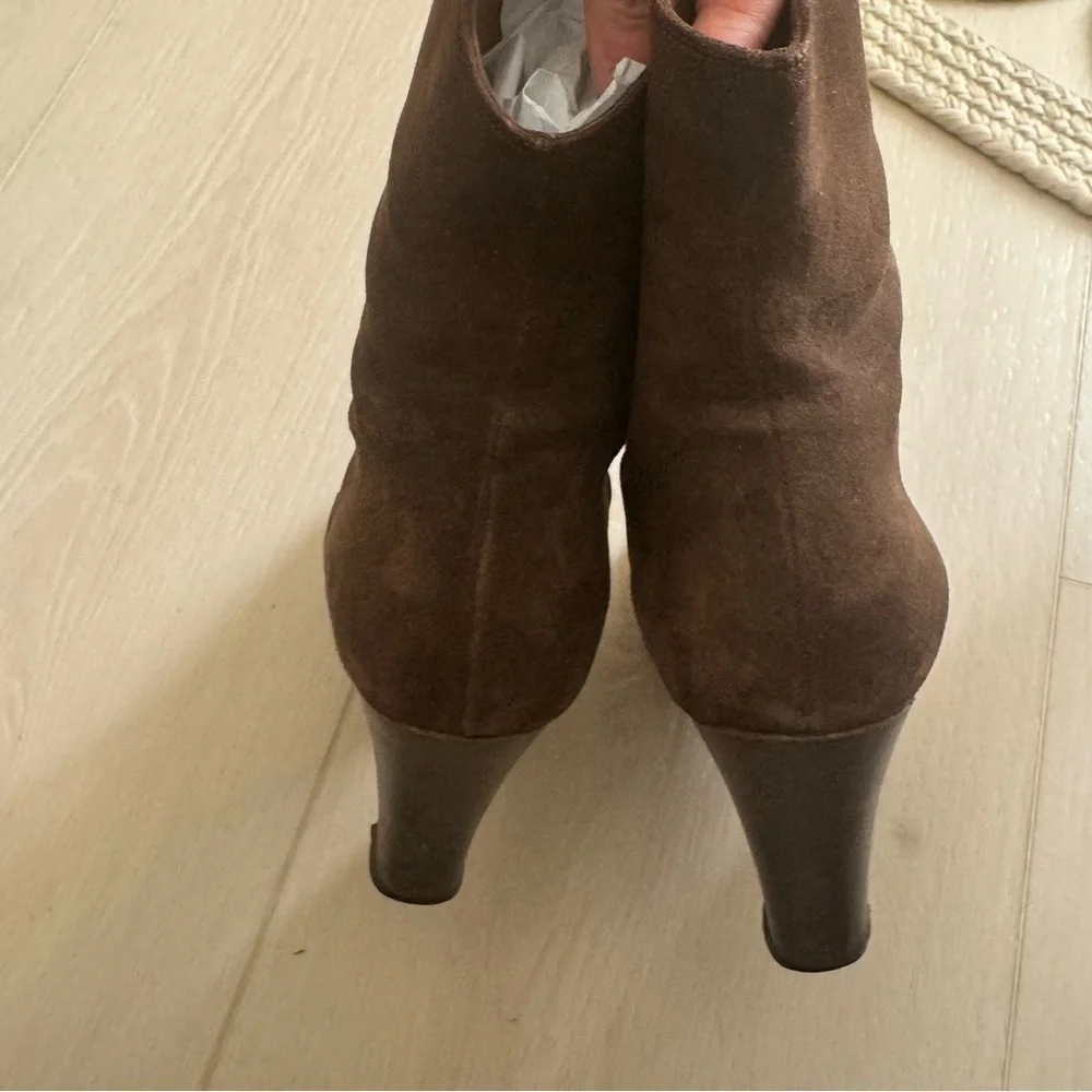 Vintage Varda Lace up Suede Booties Italian made